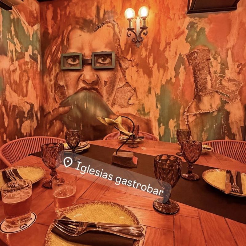 iGLeSiAS   gAsTrObAr