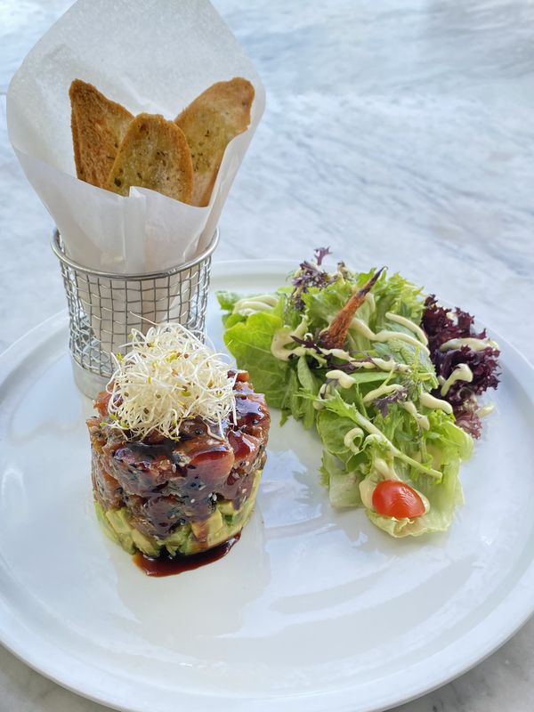 Tartar de atún y palta