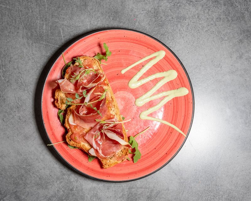 Sourdough toast with grated tomato and Iberian ham