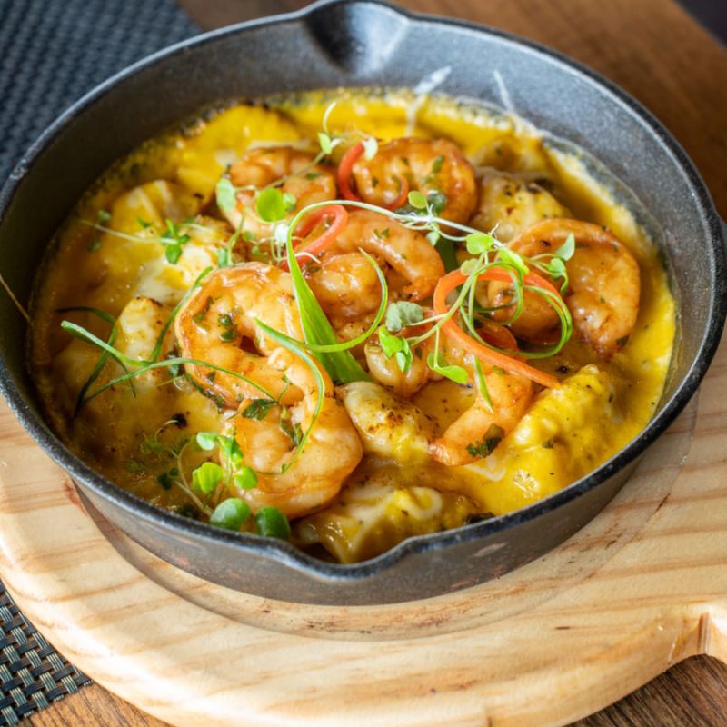 Gnocchi a la Huancaína con Camarón Saltado