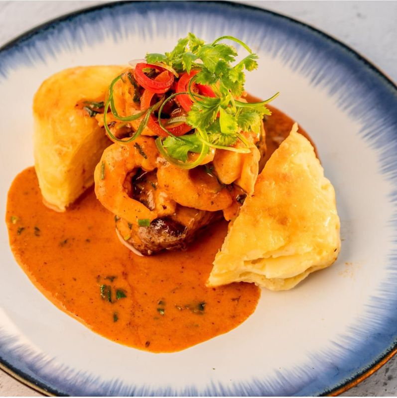 Filete a lo macho con pastel de papa