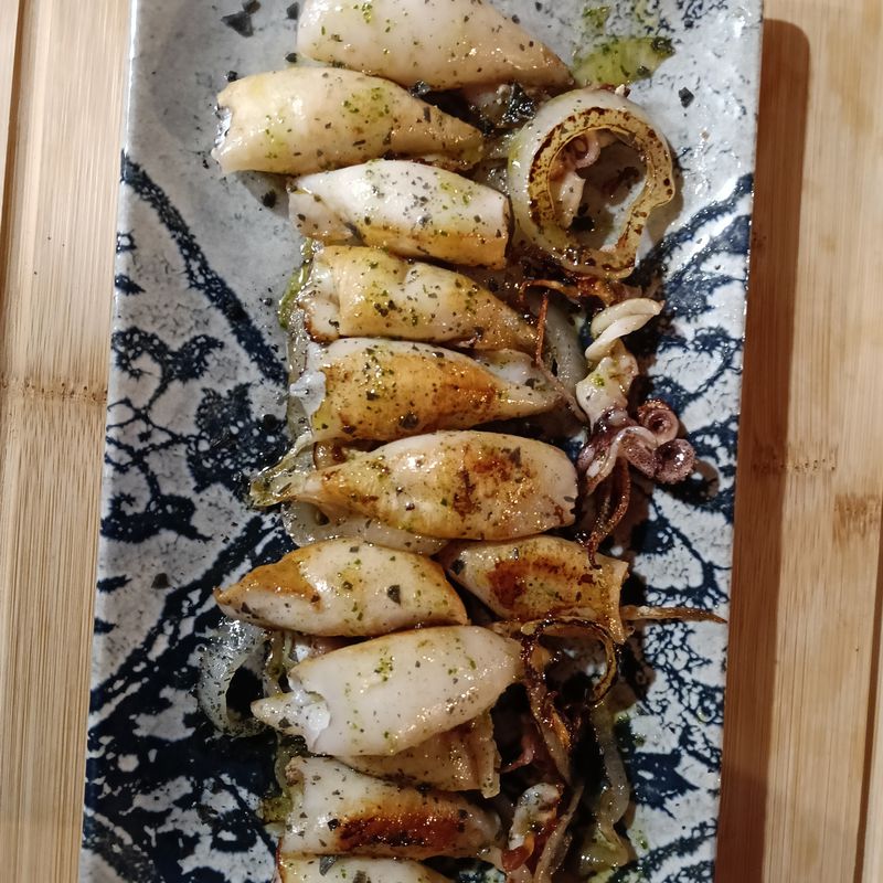 Calamares encebollados