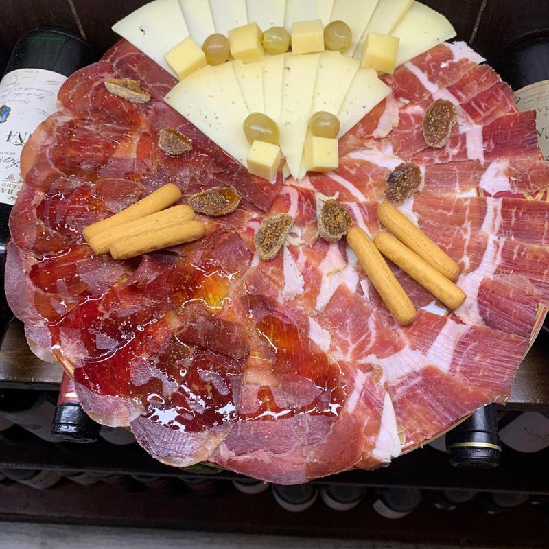Mixta de ibéricos y quesos